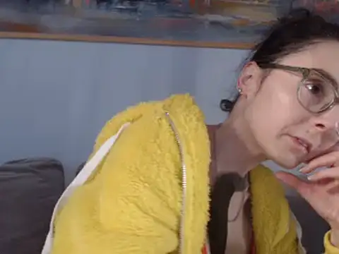 cleophee online show from February 19, 2025, 12:55 pm