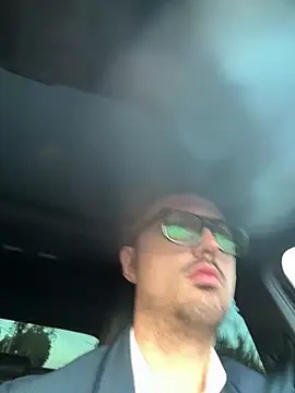 minga1995 online show from September 28, 2025, 4:23 pm