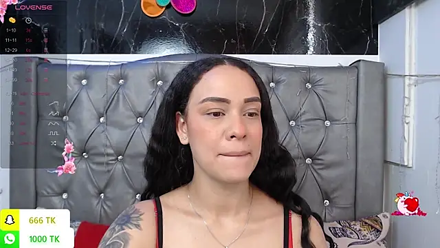 LAILAGUMMY online show from May 29, 2026, 4:27 pm