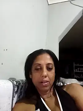 Mahi4luv online show from April 18, 2026, 10:32 pm