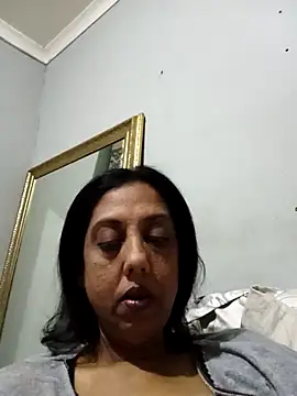 Mahi4luv online show from May 25, 2026, 9:43 pm
