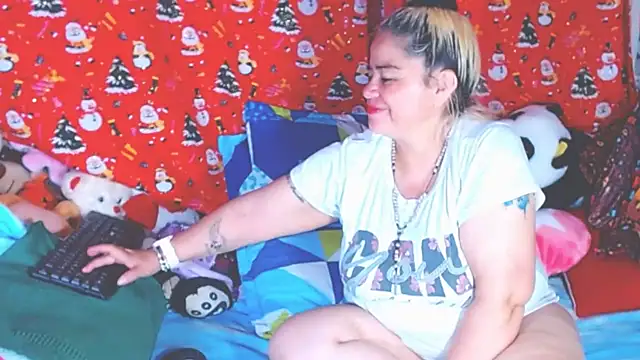 estrellita fugaz16x online show from February 12, 2026, 3:23 am