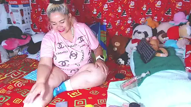 Snapshot of estrellita_fugaz16x chatting on April 30, 2026, 4:41 am estrellita fugaz16x online show from April 30, 2026, 4:41 am
