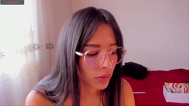 Snapshot of aluna_0310 chatting on December 28, 2024, 8:25 pm aluna 0310 online show from December 28, 2024, 8:25 pm