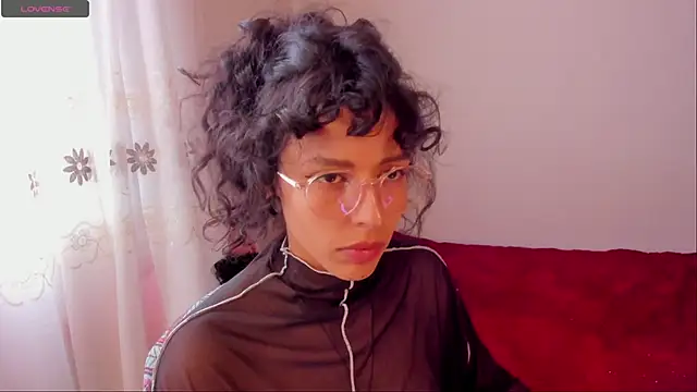 Snapshot of aluna_0310 chatting on January 3, 2025, 7:50 pm aluna 0310 online show from January 3, 2025, 7:50 pm