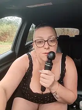 winniess40 online show from April 15, 2026, 7:15 am