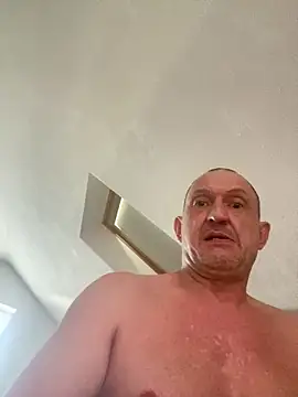 Snapshot of Vlad200472 chatting on February 21, 2025, 1:55 pm Vlad200472 online show from February 21, 2025, 1:55 pm