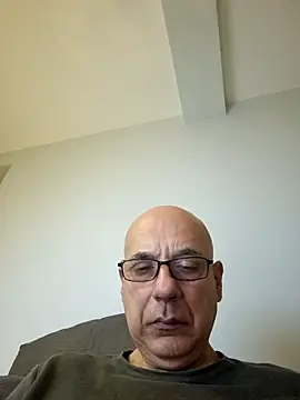 Snapshot of bygenio20199 chatting on November 9, 2025, 4:49 pm bygenio20199 online show from November 9, 2025, 4:49 pm