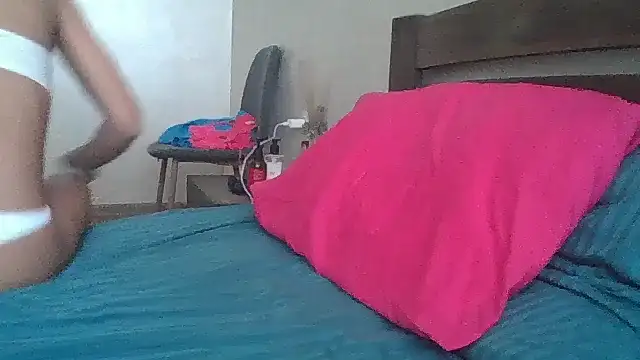 JulianaGold1 online show from February 20, 2025, 9:22 am