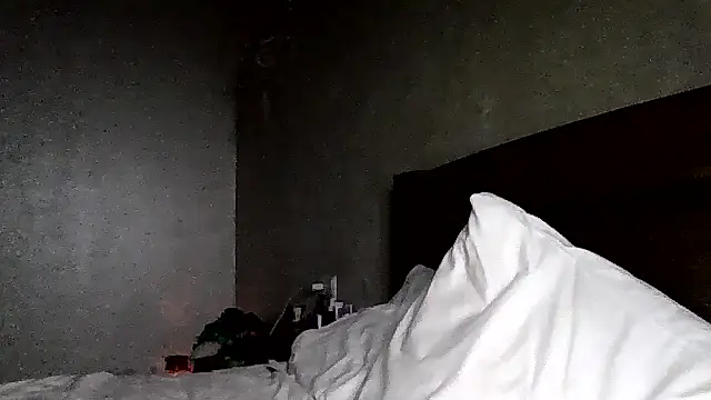 JulianaGold1 online show from January 10, 2026, 9:52 pm