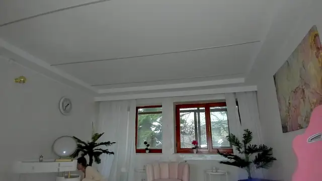 TiffanyHouston  online show from December 9, 2024, 6:23 am