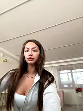 TiffanyHouston  online show from October 31, 2025, 7:09 am