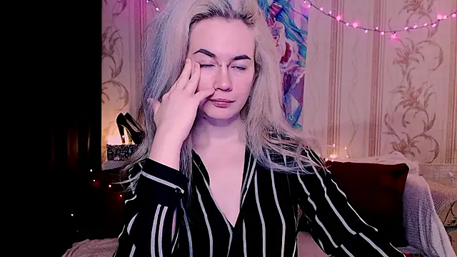 xxxcharismaaa online show from March 6, 2026, 12:18 am