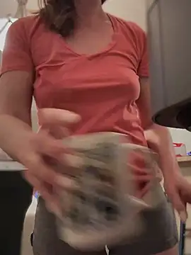 MaiseKnox online show from December 19, 2024, 12:34 am