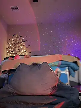 MaiseKnox online show from January 19, 2025, 9:55 pm