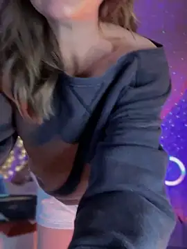 MaiseKnox online show from January 26, 2025, 9:40 pm