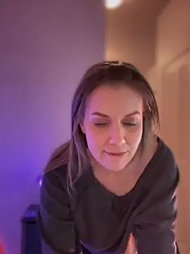 MaiseKnox online show from February 9, 2025, 11:15 pm