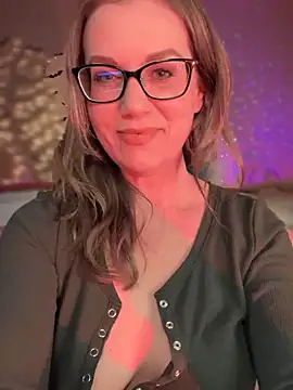 MaiseKnox online show from March 12, 2025, 12:31 am