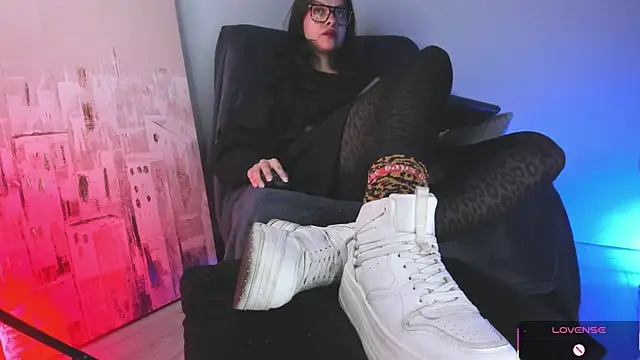 veronicafalcon online show from September 10, 2025, 10:21 pm