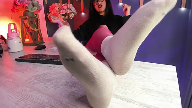 veronicafalcon online show from May 22, 2026, 6:24 pm