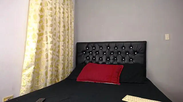 loveyouzahara2020 online show from December 13, 2024, 11:17 pm