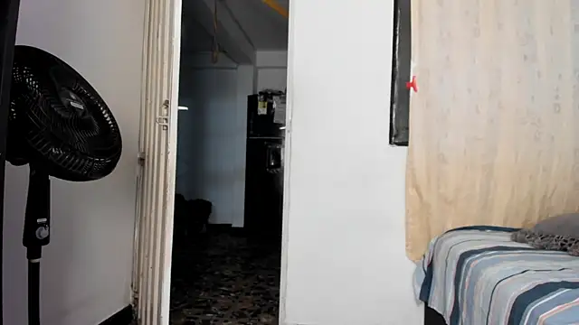 BlowMommy  online show from April 16, 2026, 10:49 am