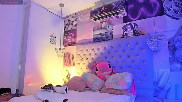 Vivi prinncess online show from March 18, 2025, 3:31 am