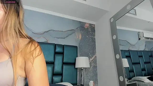 Vivi prinncess online show from September 18, 2025, 10:01 pm