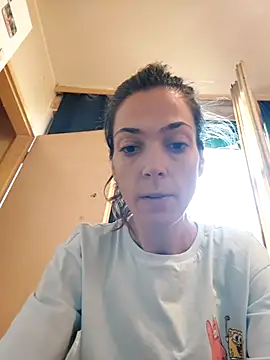 JoLeNe27 online show from September 19, 2025, 4:47 am