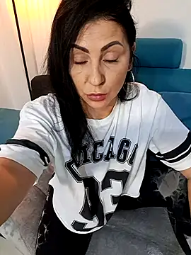 charrlote love online show from November 8, 2025, 2:39 pm