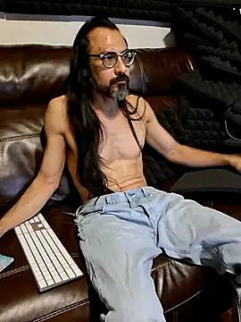 Youreherewithme online show from April 16, 2026, 9:39 pm