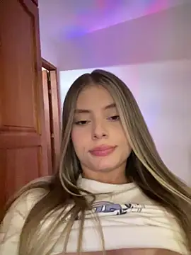 Miss valeriaa online show from March 13, 2025, 4:45 pm