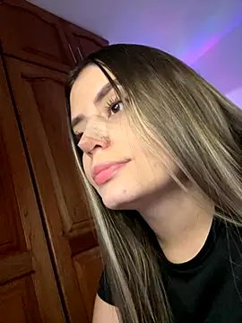 Miss valeriaa online show from October 3, 2025, 7:33 pm