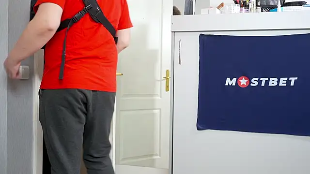 foxeslovefoxes online show from December 21, 2024, 2:58 pm