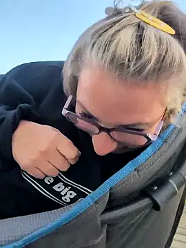 Canadian BBW online show from April 22, 2026, 9:27 pm