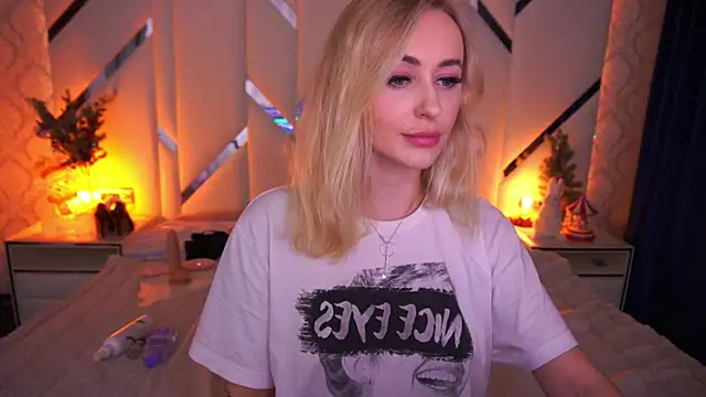 GraceCandy online show from January 17, 2025, 8:33 pm