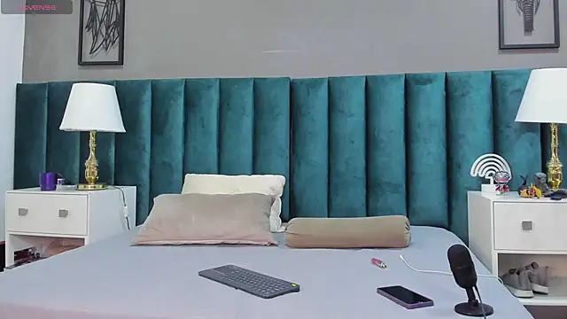 Karol fenixx online show from February 13, 2025, 11:15 pm