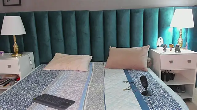 Karol fenixx online show from March 18, 2025, 6:59 pm