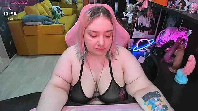 Snapshot of Softie_Sofy chatting on July 3, 2026, 2:29 am Softie Sofy online show from July 3, 2026, 2:29 am