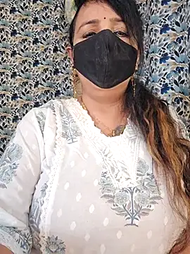 cute-tanvi online show from September 9, 2025, 1:16 am