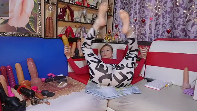 callme Anna online show from November 16, 2025, 10:15 pm