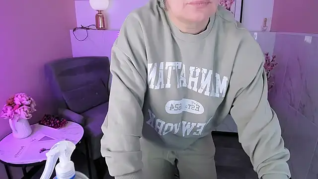 CarmenSoft online show from April 10, 2026, 8:46 pm