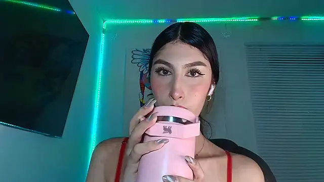 valeria gonzales  online show from March 24, 2026, 10:48 pm