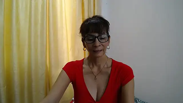 mommysexy16 online show from October 27, 2025, 4:44 pm