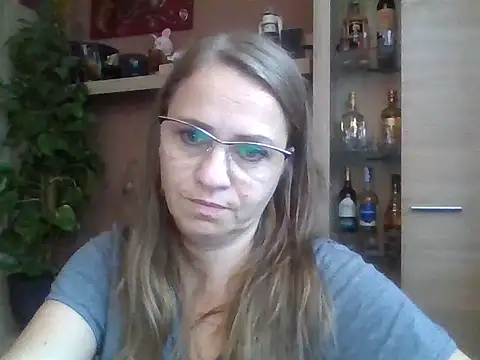 Snapshot of Blonikicia chatting on November 27, 2025, 11:12 am Blonikicia online show from November 27, 2025, 11:12 am