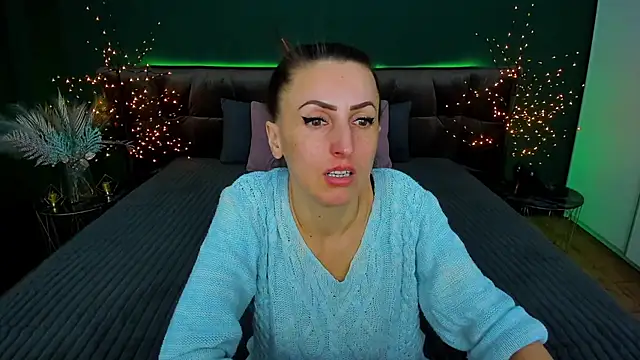 Rebecca Diamond online show from February 11, 2025, 6:40 am