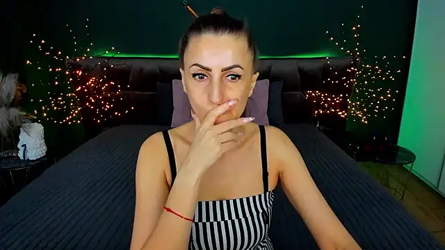 Rebecca Diamond online show from December 1, 2025, 6:40 am