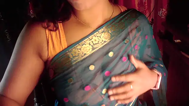 Snapshot of banglarani880 chatting on March 13, 2025, 4:45 pm banglarani880 online show from March 13, 2025, 4:45 pm