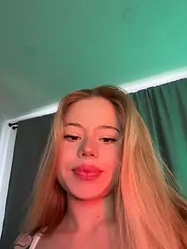 curchez  online show from January 31, 2025, 7:51 pm