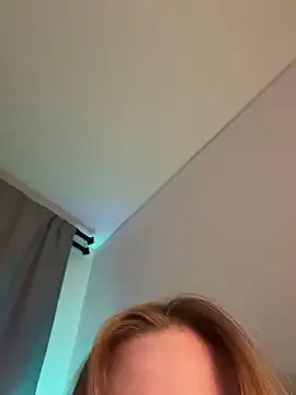 curchez  online show from February 14, 2025, 11:20 pm